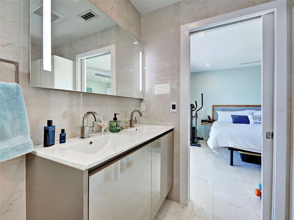 For Sale: $1,450,000 (1 beds, 2 baths, 1178 Square Feet)