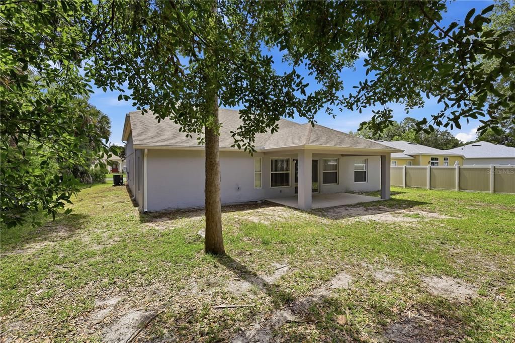 Activo con contrato: $329,900 (5 camas, 2 baños, 2391 Pies cuadrados)