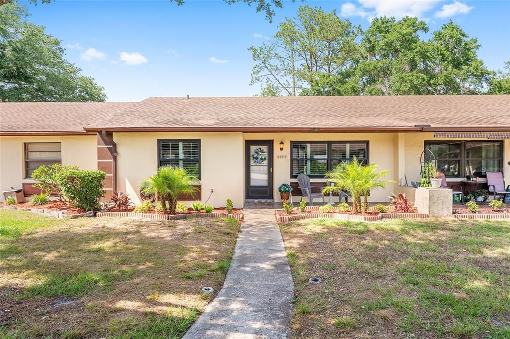 For Sale: $209,999 (2 beds, 2 baths, 1027 Square Feet)