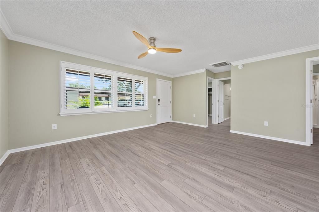 For Sale: $209,999 (2 beds, 2 baths, 1027 Square Feet)