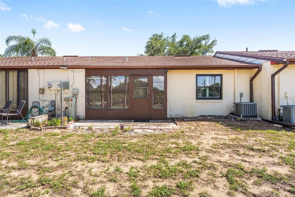For Sale: $209,999 (2 beds, 2 baths, 1027 Square Feet)