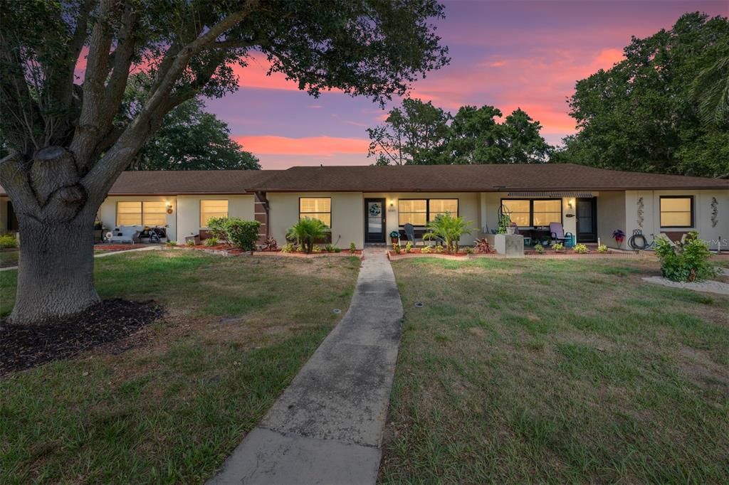 For Sale: $209,999 (2 beds, 2 baths, 1027 Square Feet)