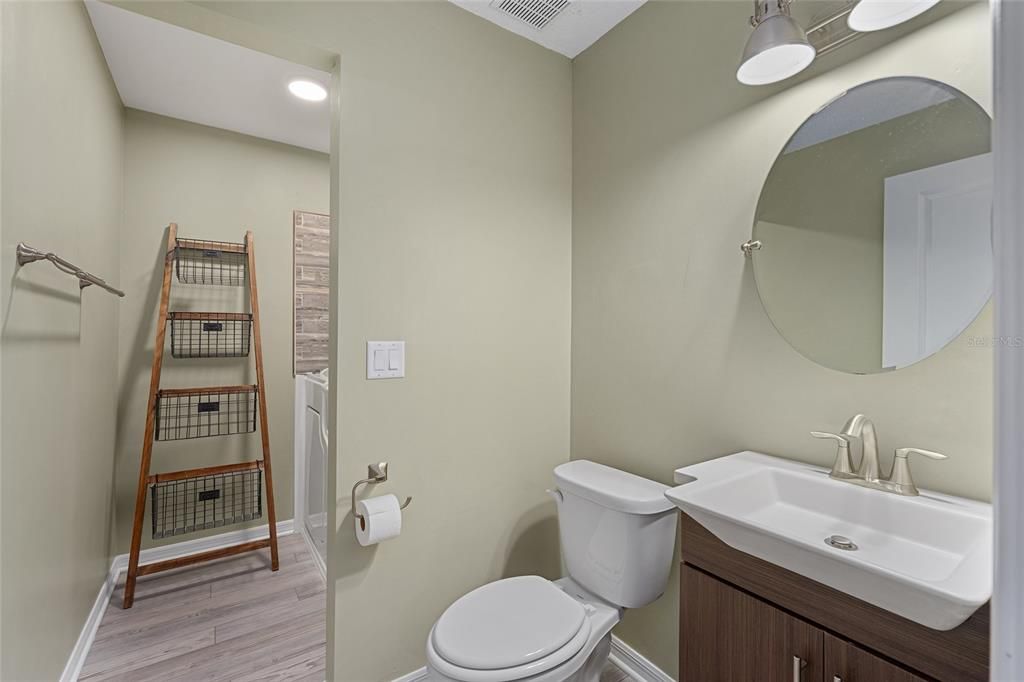 For Sale: $209,999 (2 beds, 2 baths, 1027 Square Feet)