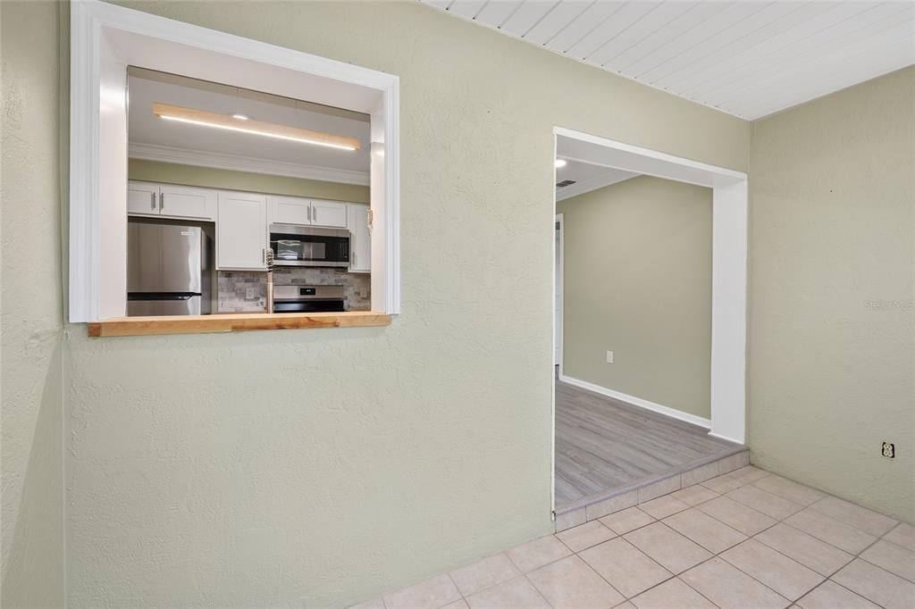 For Sale: $209,999 (2 beds, 2 baths, 1027 Square Feet)