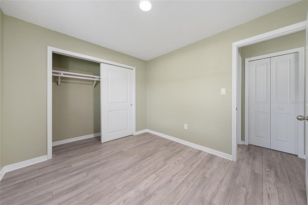 For Sale: $209,999 (2 beds, 2 baths, 1027 Square Feet)