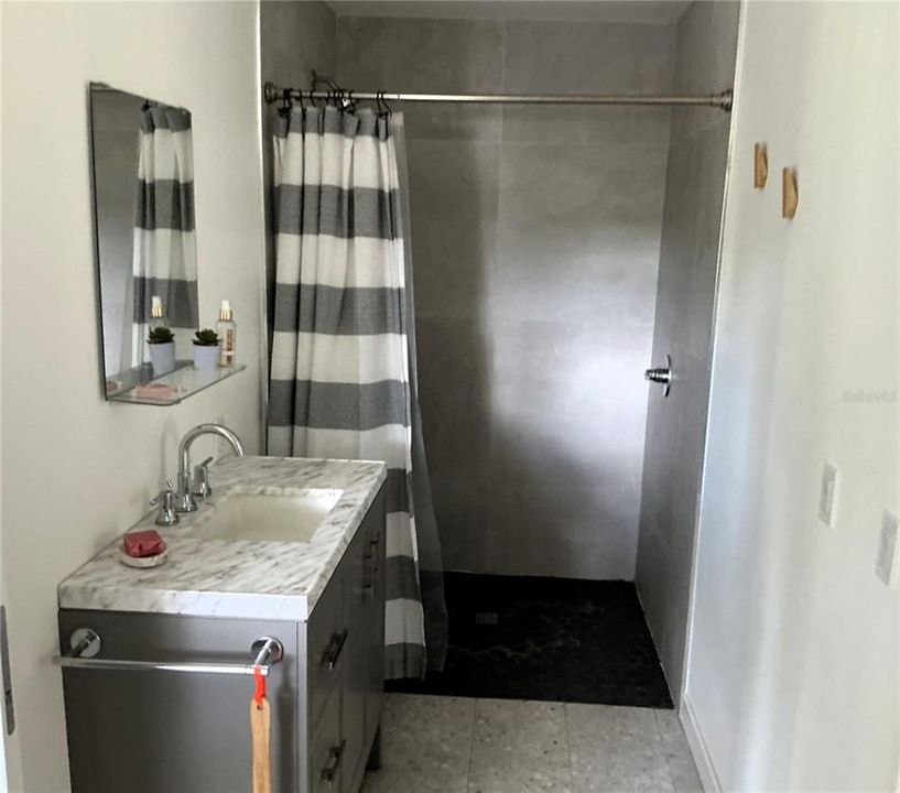 For Sale: $950,000 (3 beds, 2 baths, 1968 Square Feet)