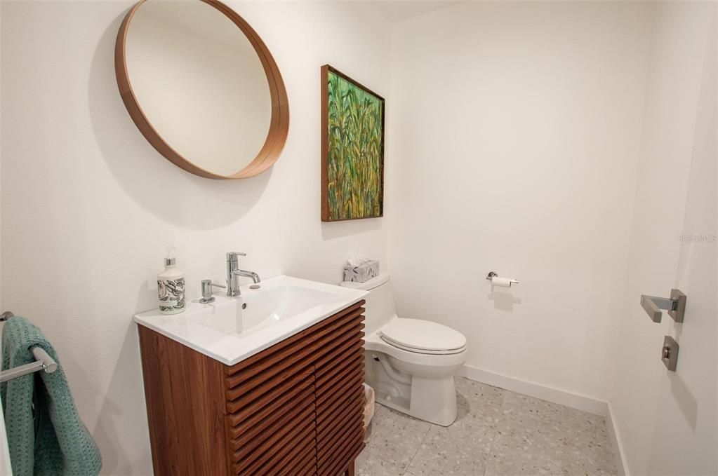 For Sale: $950,000 (3 beds, 2 baths, 1968 Square Feet)