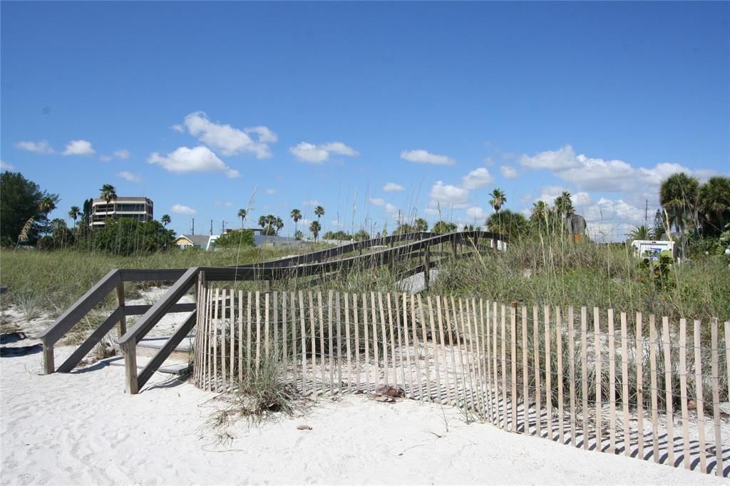 For Sale: $650,000 (5 beds, 3 baths, 2053 Square Feet)