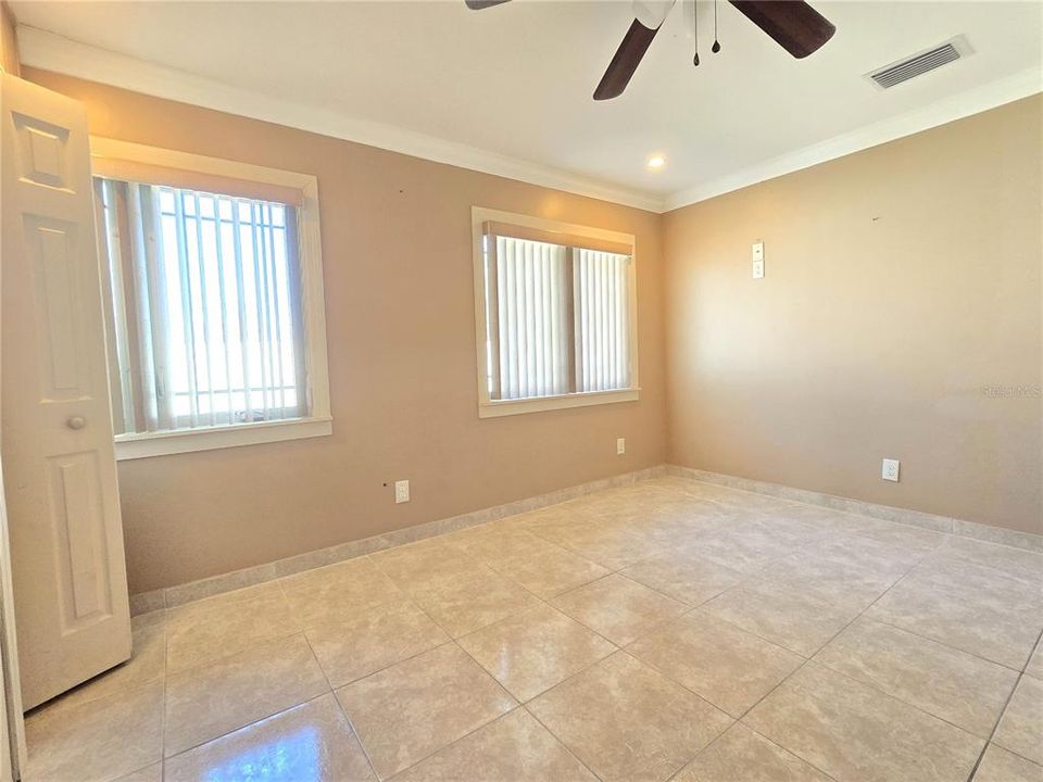 For Sale: $650,000 (5 beds, 3 baths, 2053 Square Feet)
