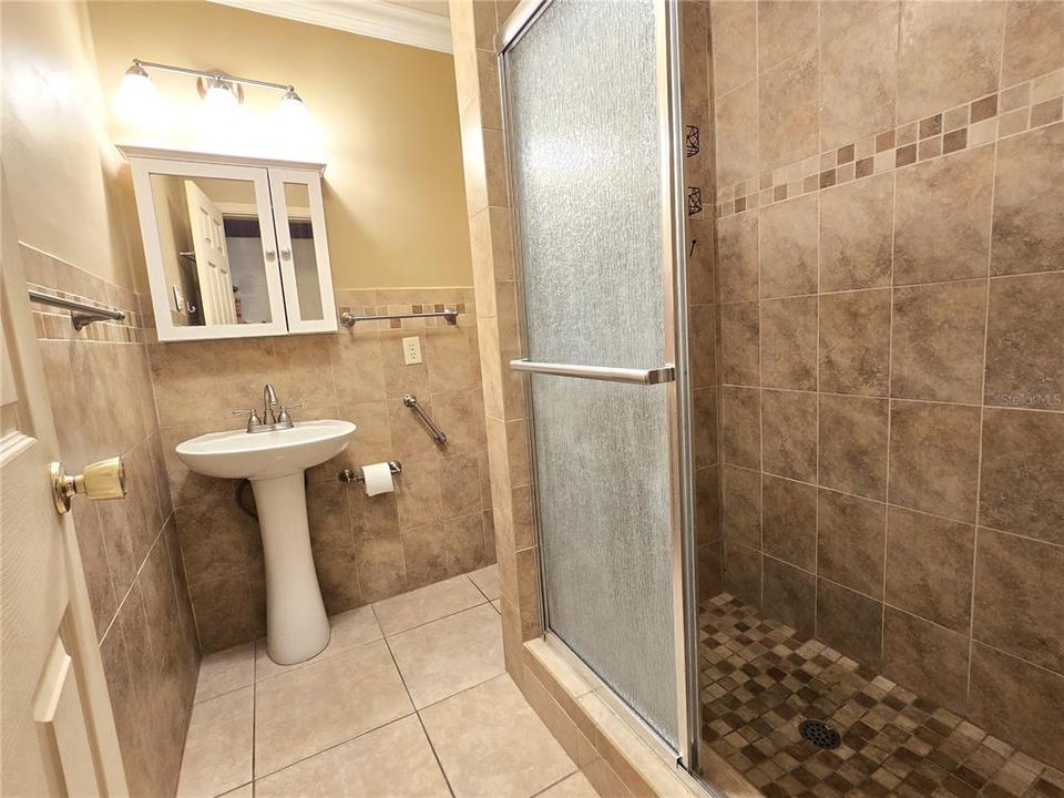 For Sale: $650,000 (5 beds, 3 baths, 2053 Square Feet)