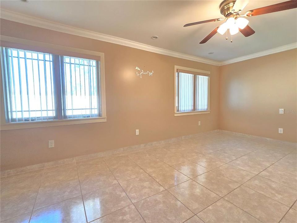 For Sale: $650,000 (5 beds, 3 baths, 2053 Square Feet)