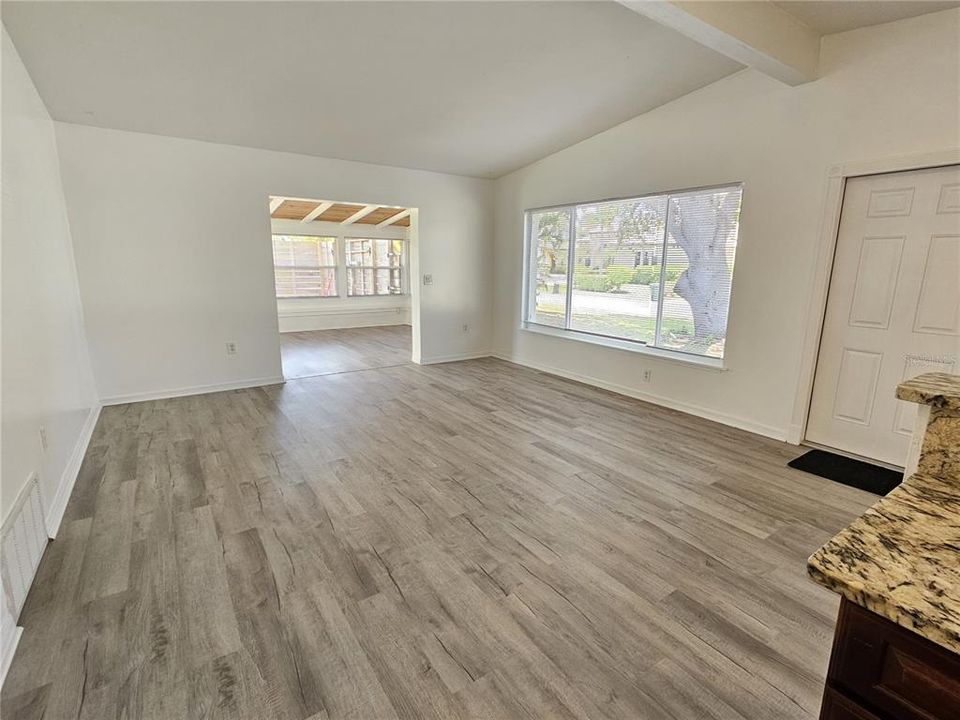 For Rent: $3,150 (3 beds, 2 baths, 1897 Square Feet)