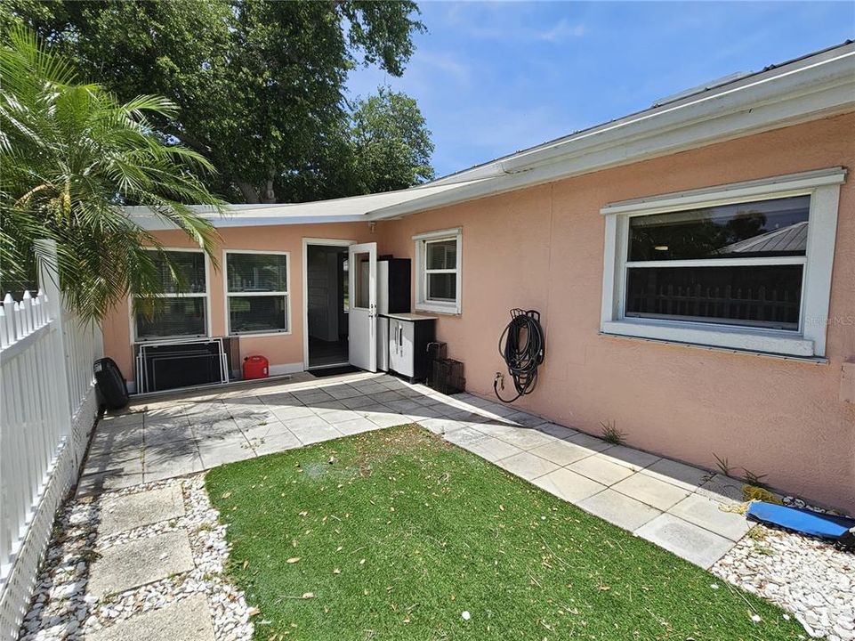 For Rent: $3,150 (3 beds, 2 baths, 1897 Square Feet)