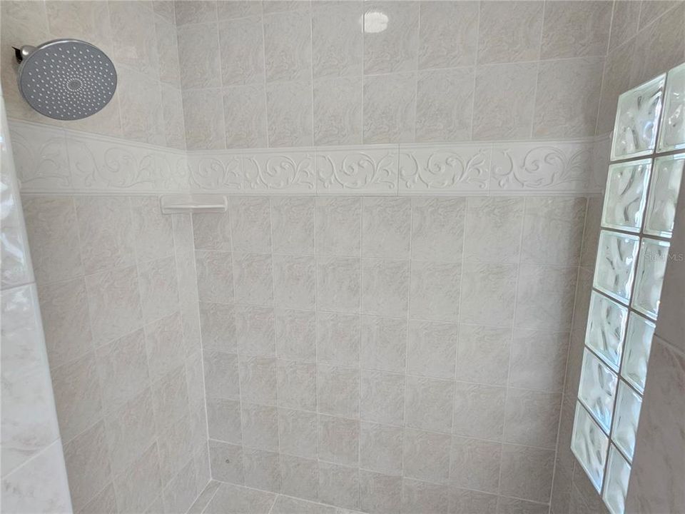 For Rent: $3,150 (3 beds, 2 baths, 1897 Square Feet)
