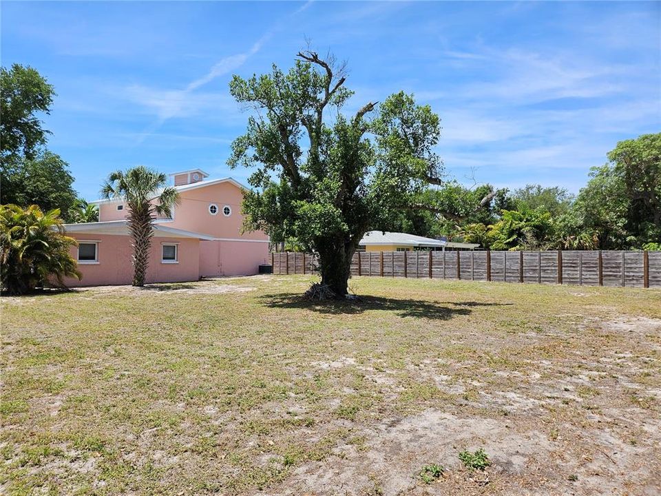 For Rent: $3,150 (3 beds, 2 baths, 1897 Square Feet)
