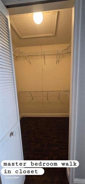 Activo con contrato: $457,000 (4 camas, 2 baños, 1839 Pies cuadrados)