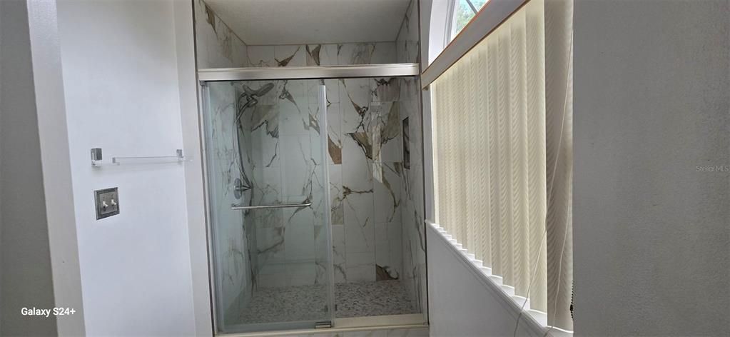 Activo con contrato: $457,000 (4 camas, 2 baños, 1839 Pies cuadrados)