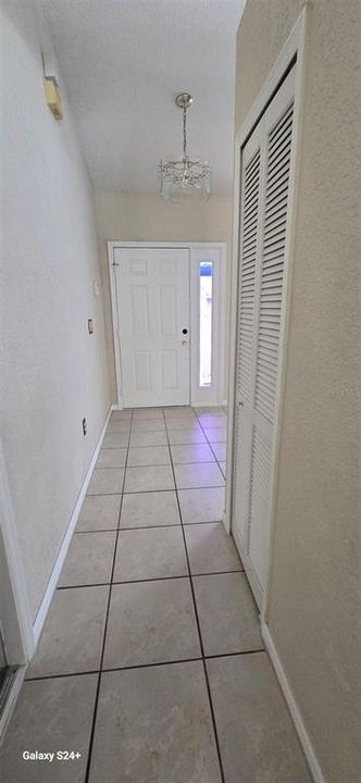Activo con contrato: $457,000 (4 camas, 2 baños, 1839 Pies cuadrados)