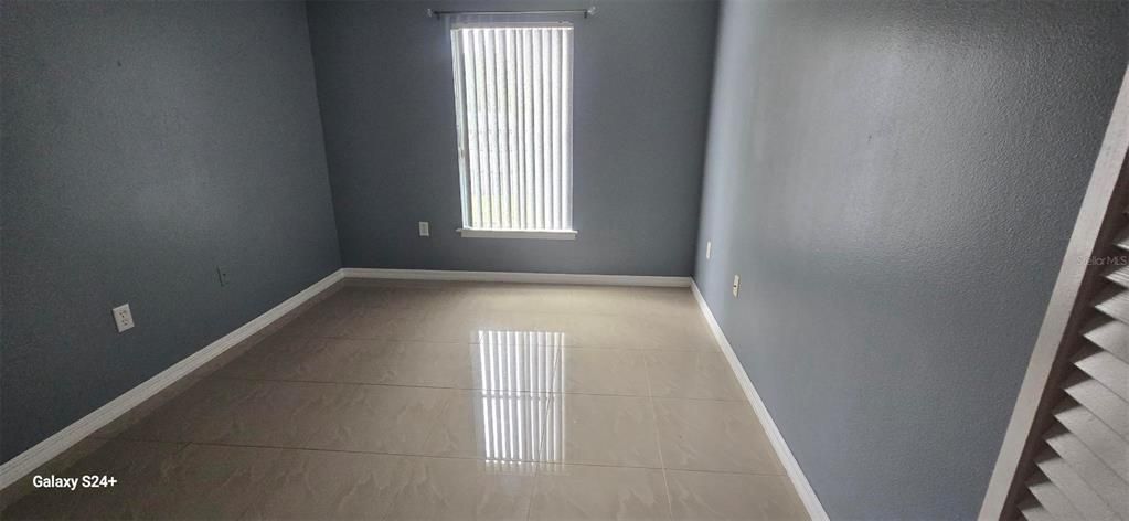 Activo con contrato: $457,000 (4 camas, 2 baños, 1839 Pies cuadrados)