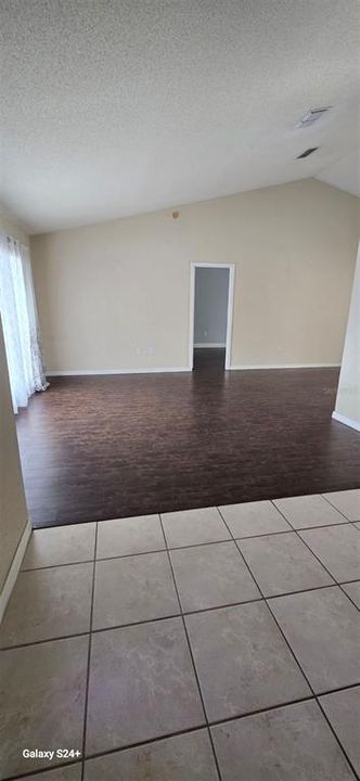 Activo con contrato: $457,000 (4 camas, 2 baños, 1839 Pies cuadrados)