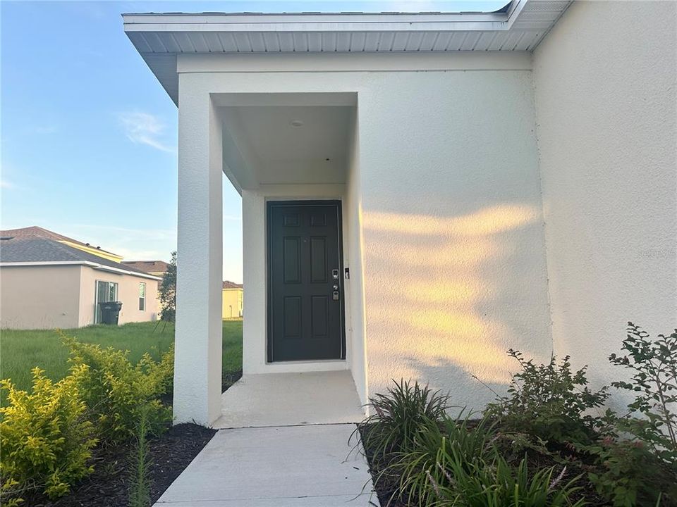 For Rent: $1,950 (3 beds, 2 baths, 1455 Square Feet)