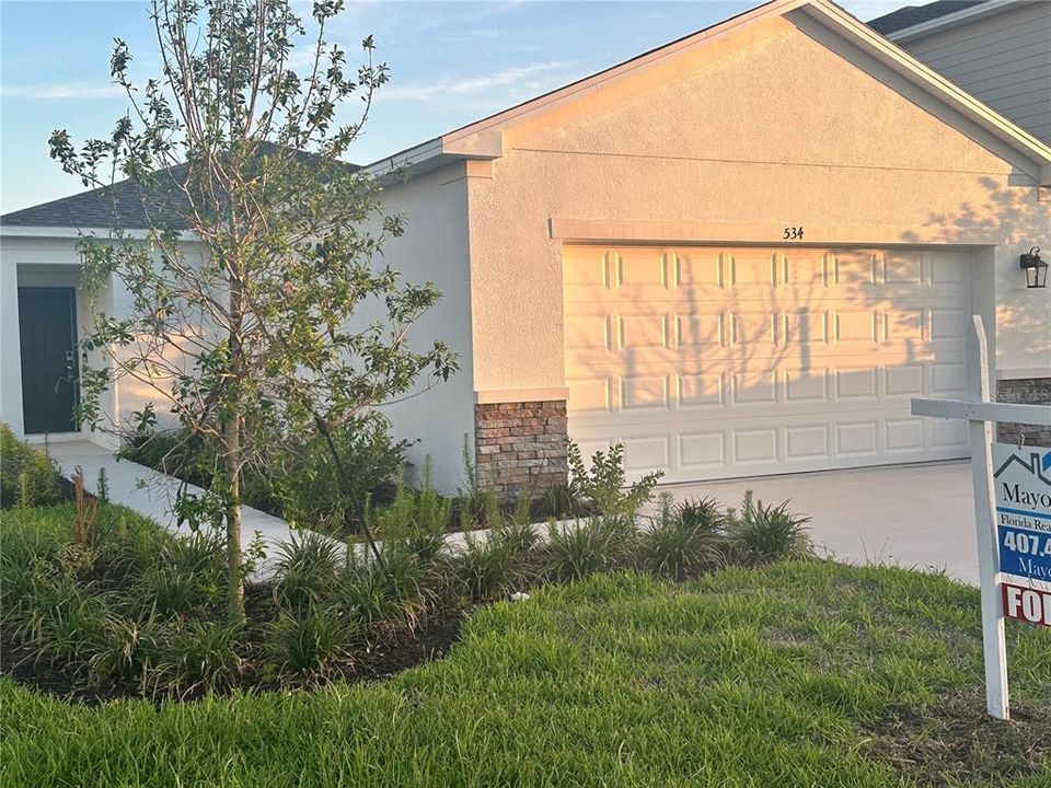 For Rent: $1,950 (3 beds, 2 baths, 1455 Square Feet)