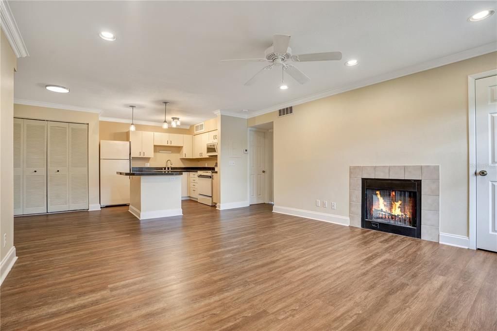 For Rent: $1,295 (1 beds, 1 baths, 712 Square Feet)