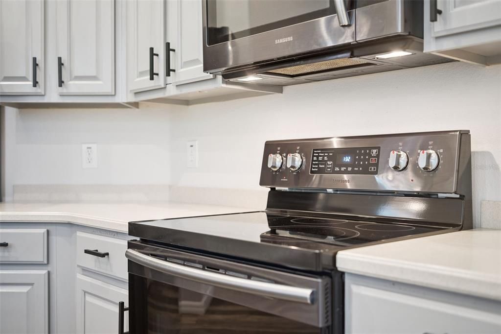 For Sale: $499,000 (4 beds, 2 baths, 1941 Square Feet)