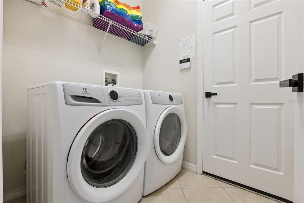 For Sale: $499,000 (4 beds, 2 baths, 1941 Square Feet)