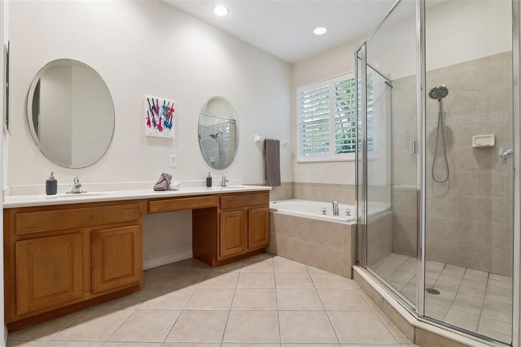For Sale: $499,000 (4 beds, 2 baths, 1941 Square Feet)