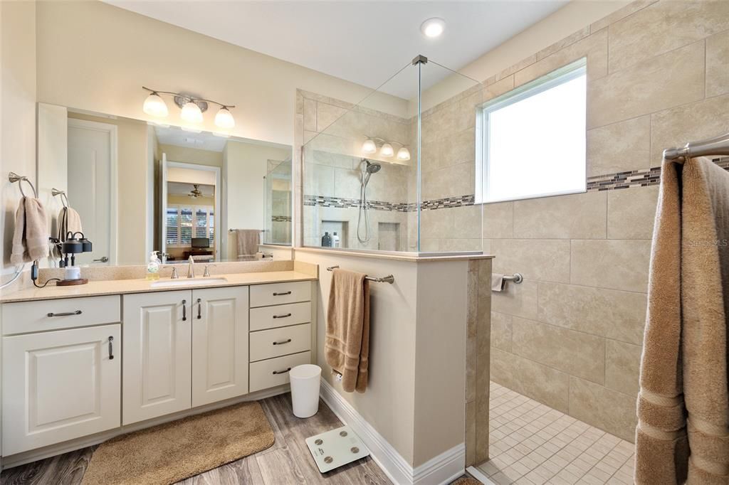 For Sale: $649,900 (4 beds, 3 baths, 2893 Square Feet)