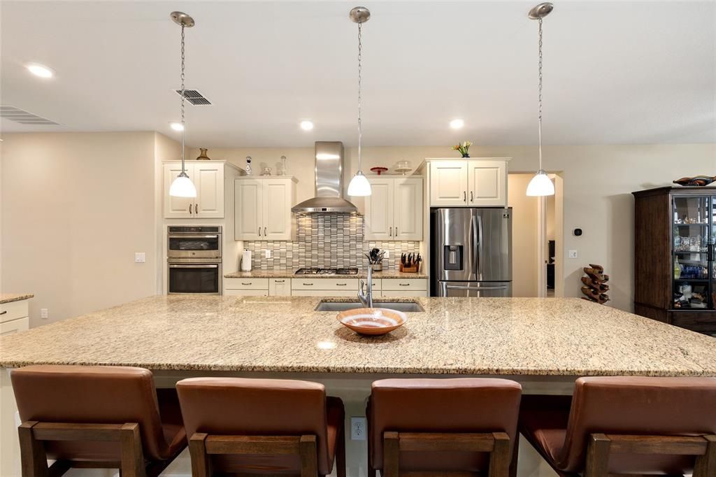 For Sale: $649,900 (4 beds, 3 baths, 2893 Square Feet)