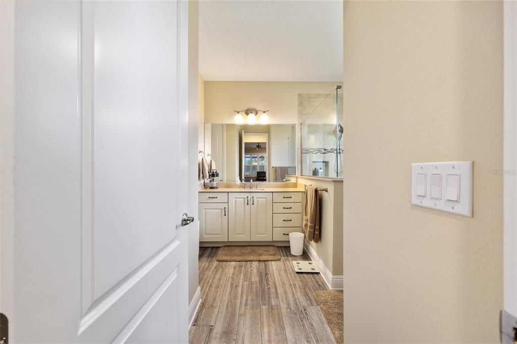 For Sale: $649,900 (4 beds, 3 baths, 2893 Square Feet)