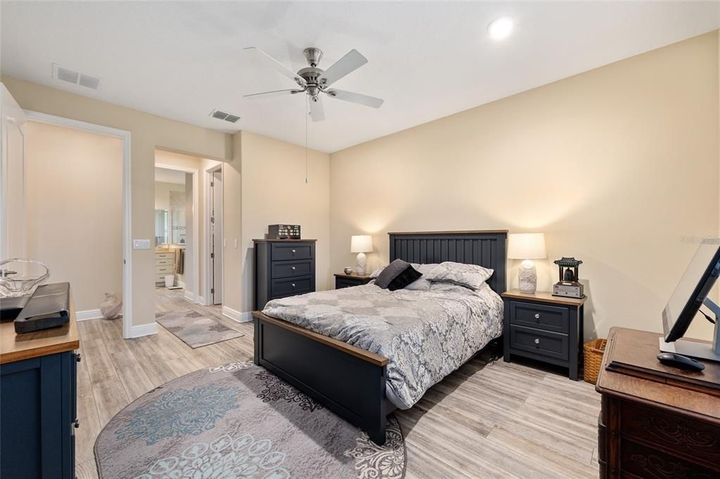 For Sale: $649,900 (4 beds, 3 baths, 2893 Square Feet)