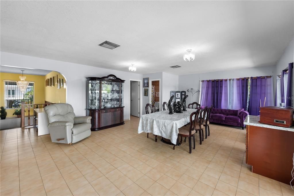 For Sale: $2,100,000 (4 beds, 3 baths, 2964 Square Feet)
