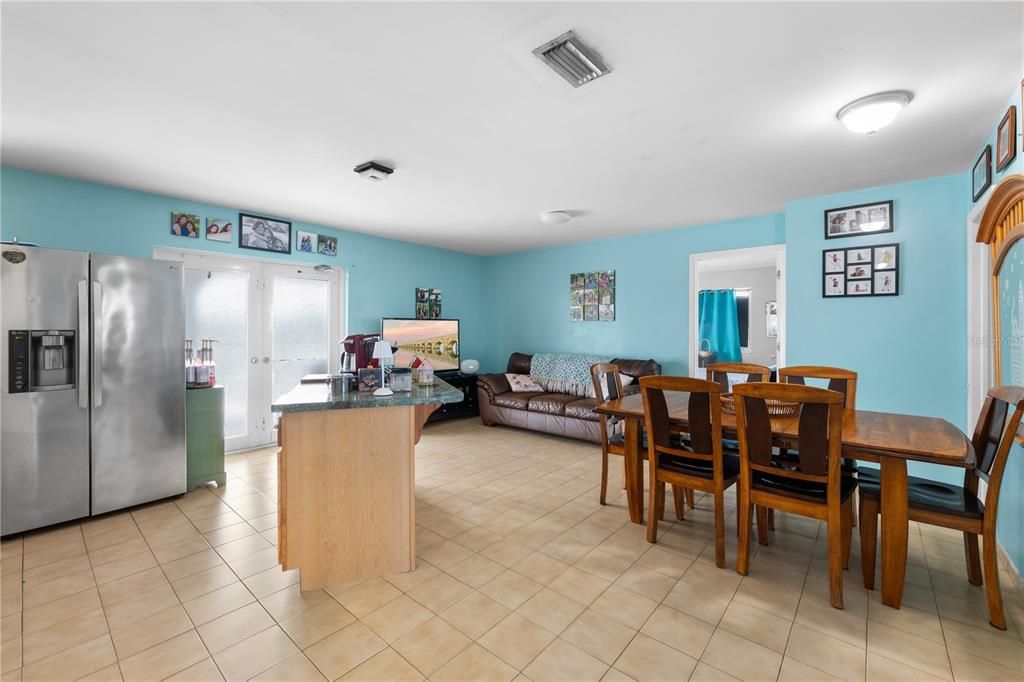 For Sale: $2,100,000 (4 beds, 3 baths, 2964 Square Feet)