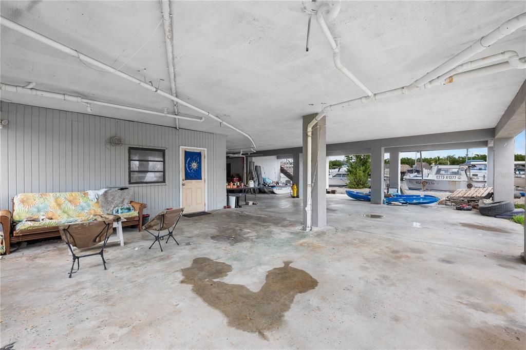 For Sale: $2,100,000 (4 beds, 3 baths, 2964 Square Feet)