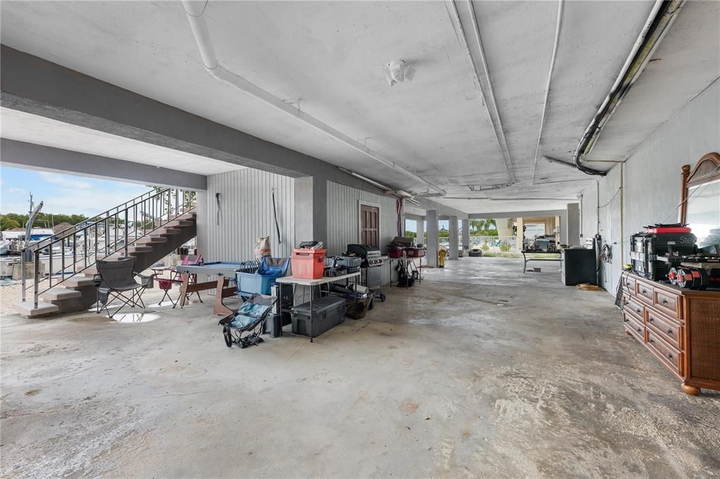 For Sale: $2,100,000 (4 beds, 3 baths, 2964 Square Feet)