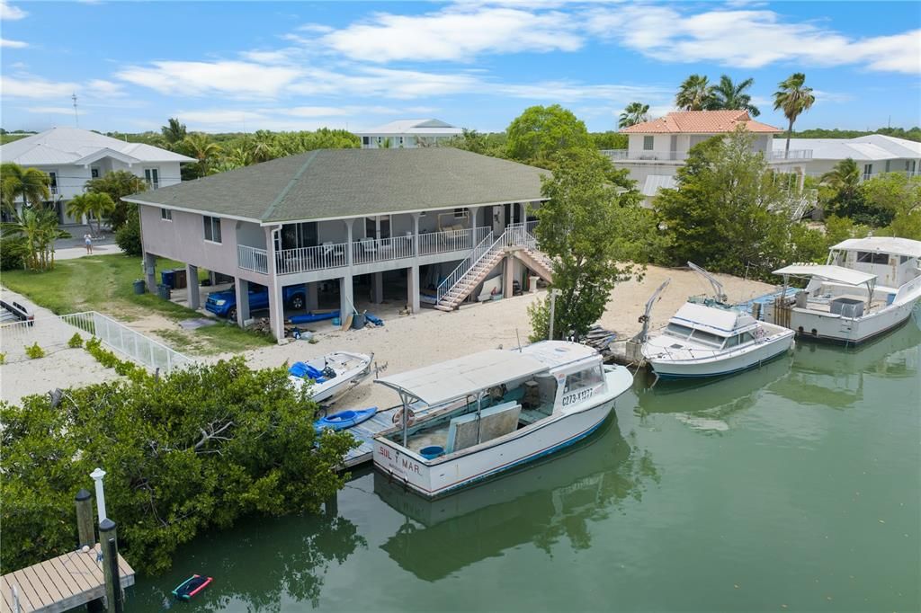 For Sale: $2,100,000 (4 beds, 3 baths, 2964 Square Feet)