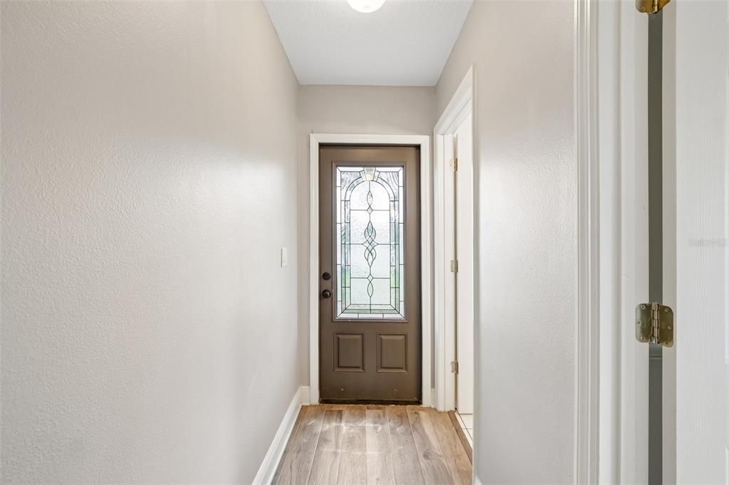 Activo con contrato: $369,900 (3 camas, 2 baños, 1721 Pies cuadrados)