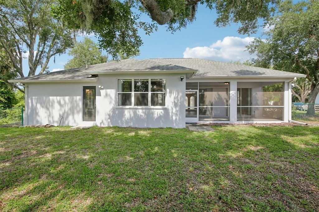 Activo con contrato: $369,900 (3 camas, 2 baños, 1721 Pies cuadrados)
