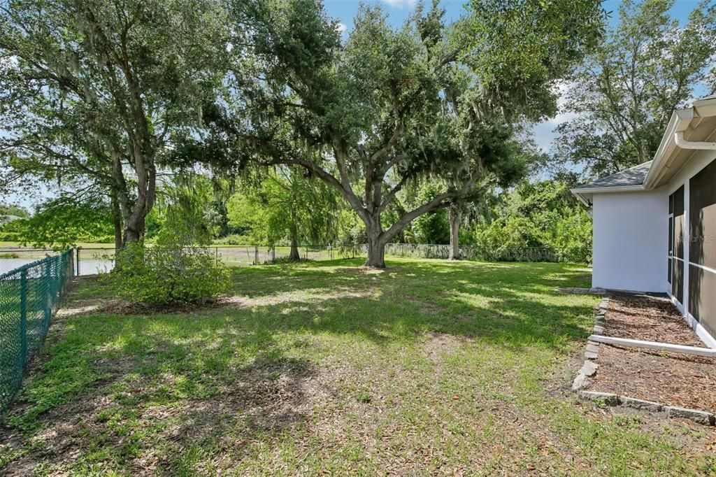 Activo con contrato: $369,900 (3 camas, 2 baños, 1721 Pies cuadrados)