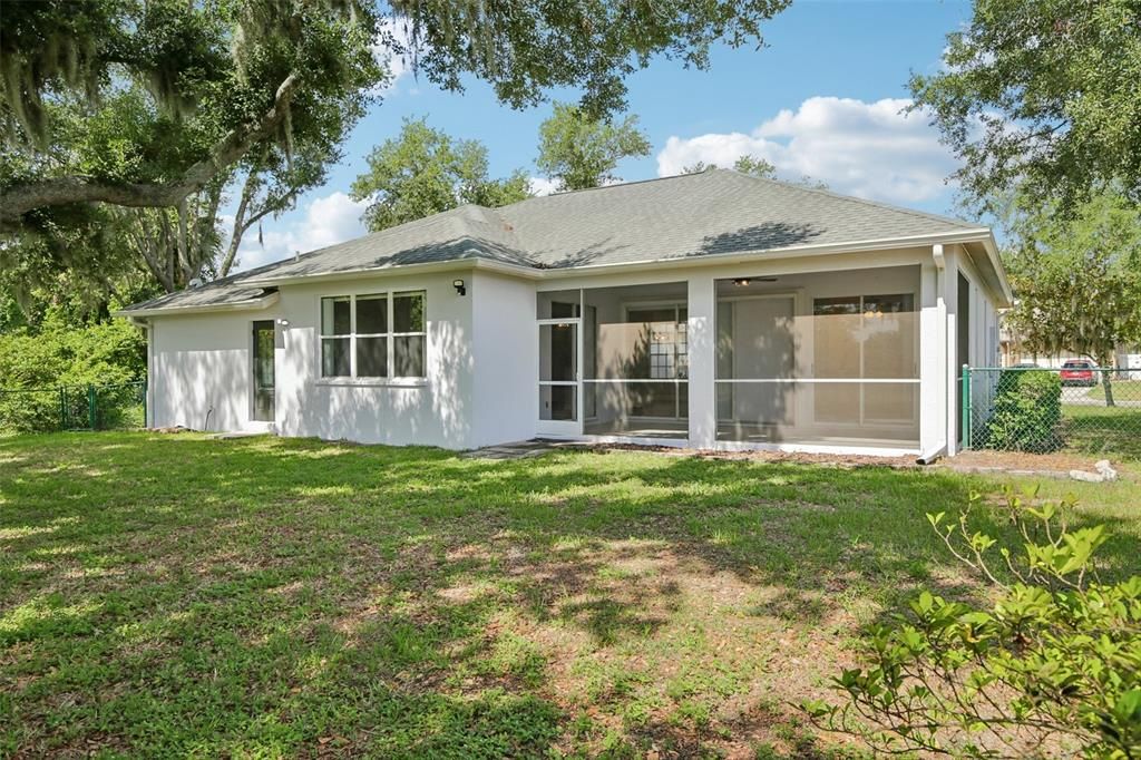 Activo con contrato: $369,900 (3 camas, 2 baños, 1721 Pies cuadrados)