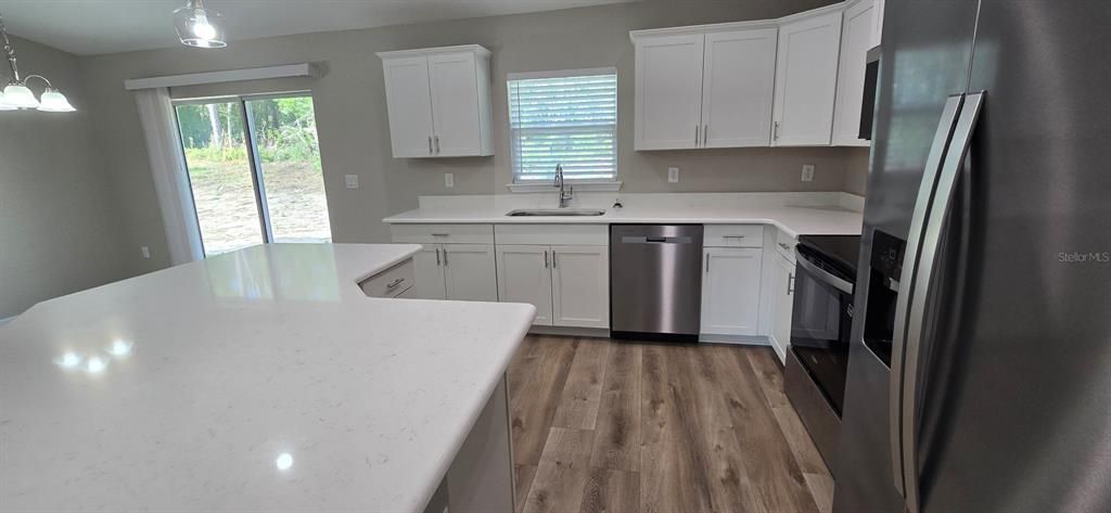 For Rent: $1,695 (3 beds, 2 baths, 1540 Square Feet)