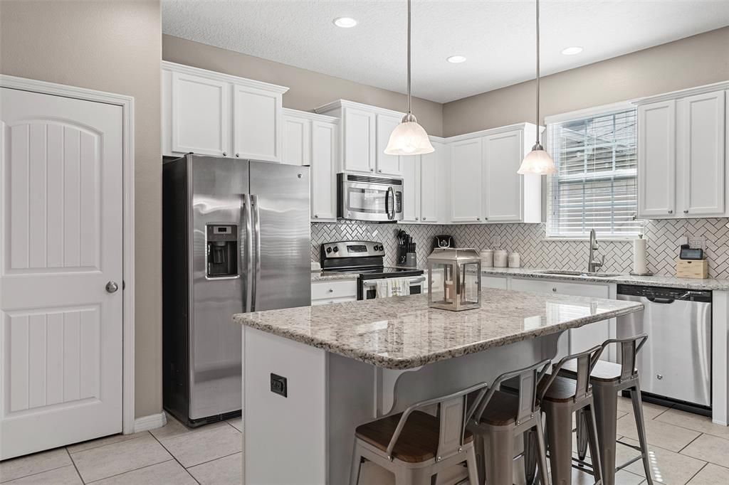 For Sale: $324,900 (3 beds, 2 baths, 1876 Square Feet)