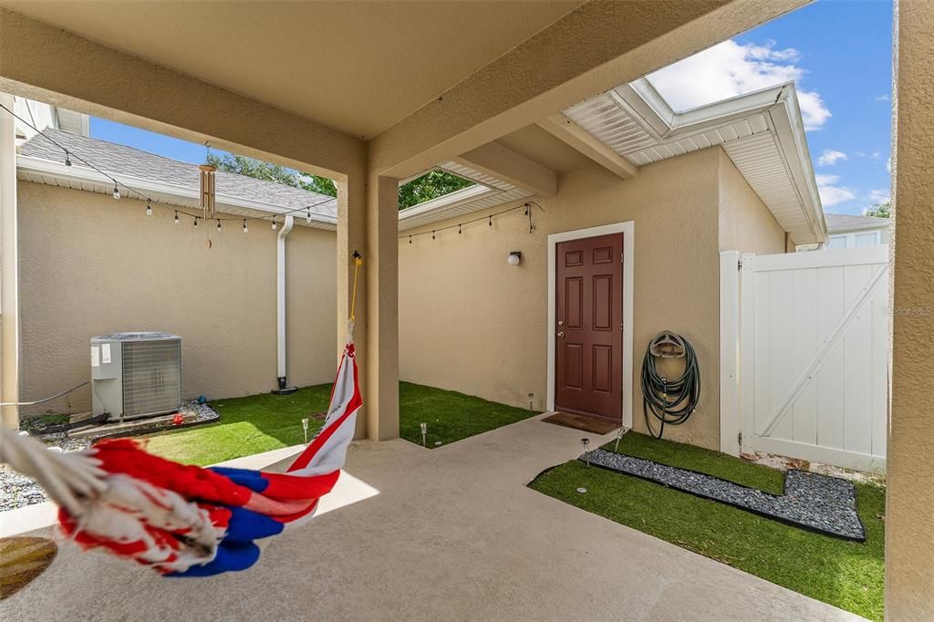 For Sale: $324,900 (3 beds, 2 baths, 1876 Square Feet)
