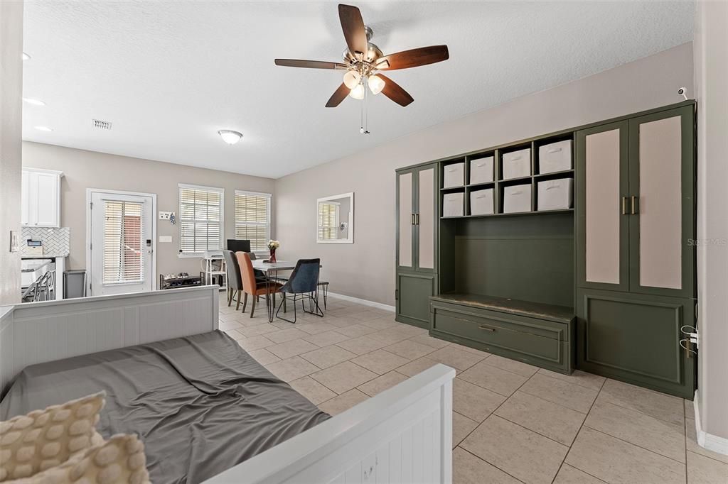 For Sale: $324,900 (3 beds, 2 baths, 1876 Square Feet)