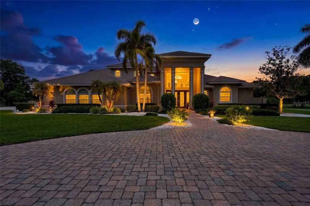 For Sale: $3,400,000 (4 beds, 4 baths, 6721 Square Feet)