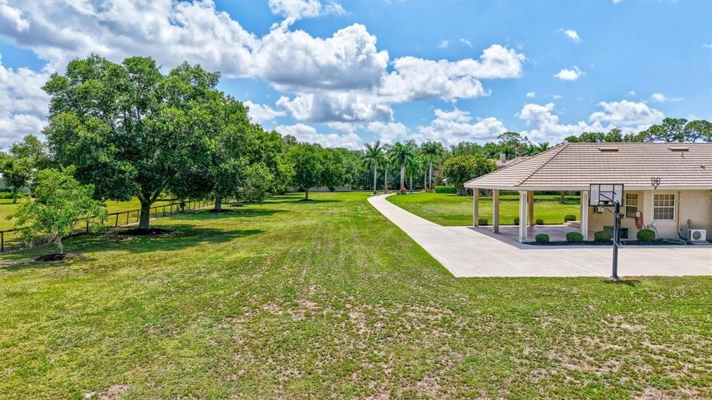 For Sale: $3,400,000 (4 beds, 4 baths, 6721 Square Feet)