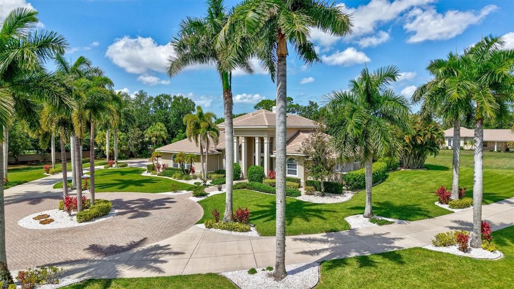 For Sale: $3,400,000 (4 beds, 4 baths, 6721 Square Feet)